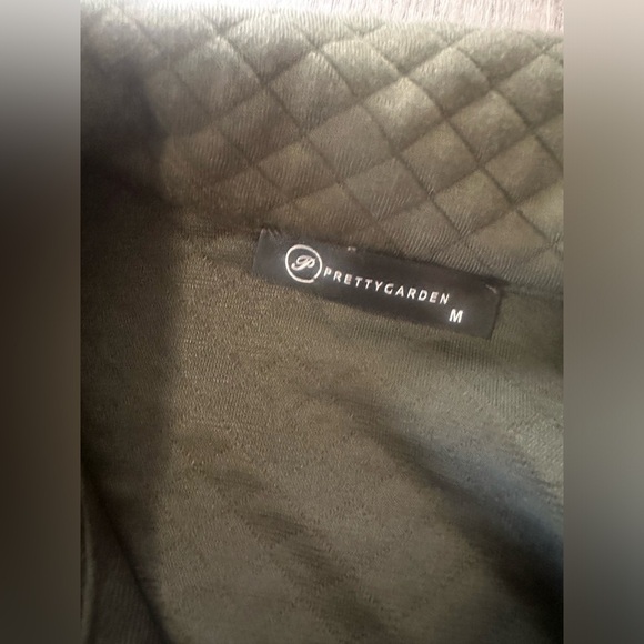 PrettyGarden Green Long Sleeve Button Up Shirt Size Medium - Picture 3 of 6